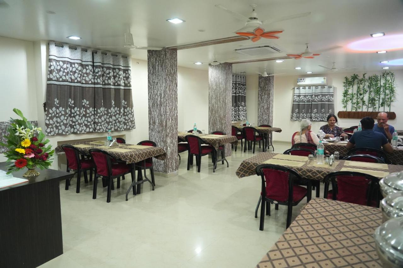 Hotel Avon International Aurangabad  Eksteriør billede